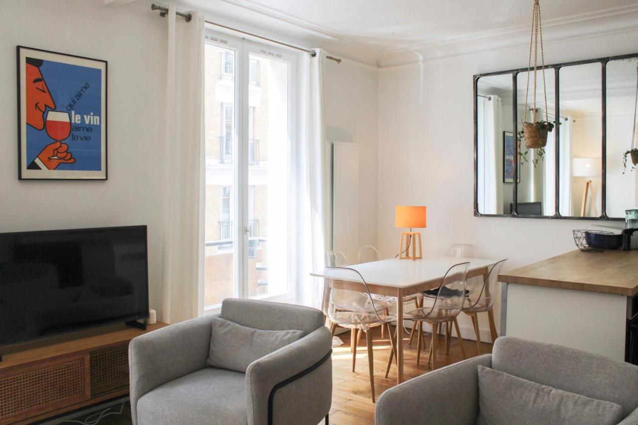 Appartamento Lovely Love Nest Near Montmartre Parigi Esterno foto