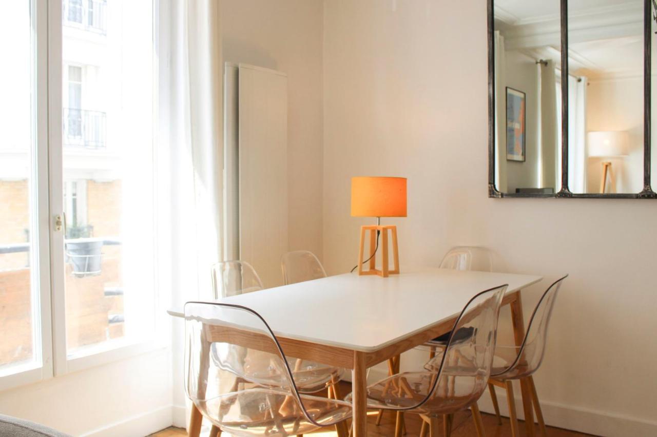 Appartamento Lovely Love Nest Near Montmartre Parigi Esterno foto