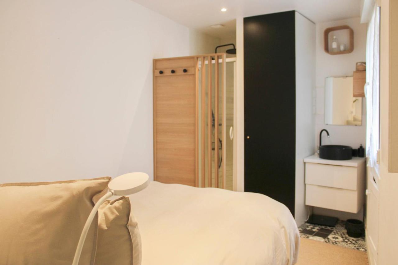 Appartamento Lovely Love Nest Near Montmartre Parigi Esterno foto